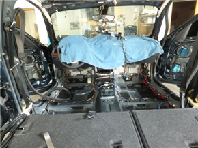 宝马118i原车底盘隔音