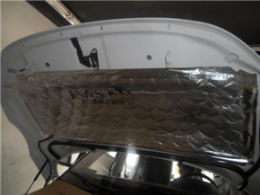 路虎极光引擎盖隔热垫