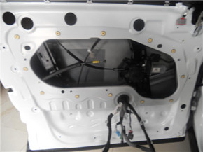 路虎极光原车四门隔音