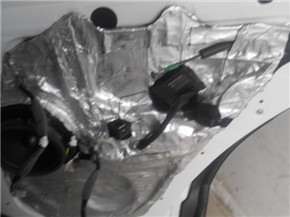 路虎极光四门原车隔音