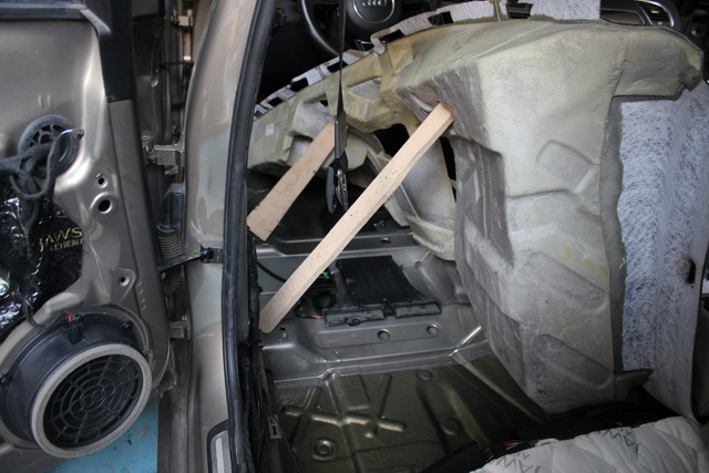 奥迪汽车隔音底盘图