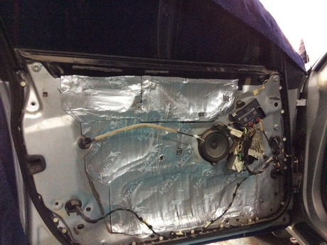 奥迪汽车门板隔音