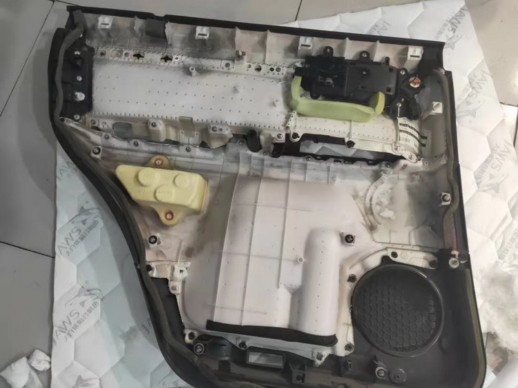 丰田酷路泽汽车隔音案例丰