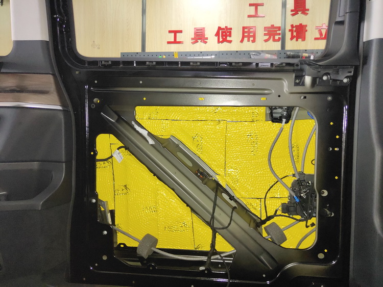 奔驰V260隔音改装